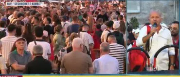“Rama një komunist, shitës që na e lanë peshqesh”/ Thirrja e qytetarit: Në protestë deri sa të shporrim këtë klikë