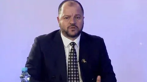 “Rama, përdor metoda si Vuçiç dhe Putin”/ Flet Maliqi: Nuk po ia del dot të shkrijë protestën, po përpiqet t’i…