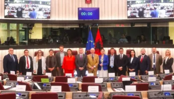 Rama: Të gjithë europarlamentarët votuan pro Shqipërisë, ndërsa opozita kundër!