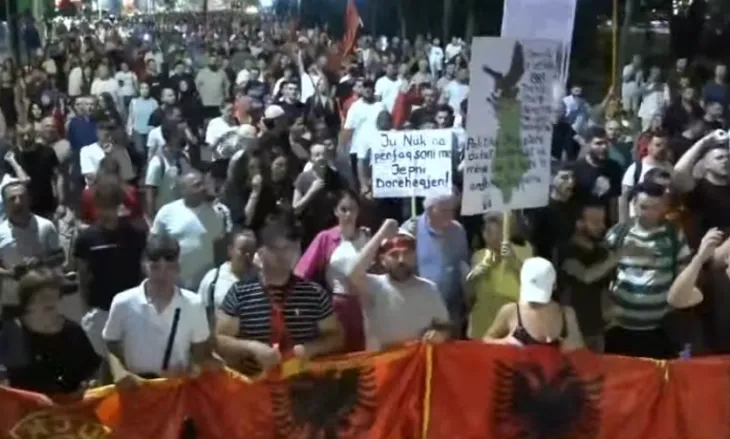 “Rama tradhtar dhe antishqiptar”, akuza të forta nga protesta para Kryeministrisë