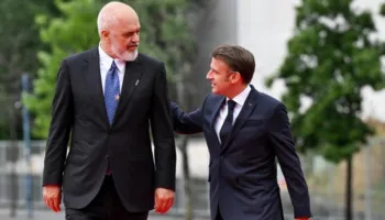 Rama udhëton drejt Parisit / Merr pjesë në Samitin për Ukrainën, me ftesë të Presidentit Macron