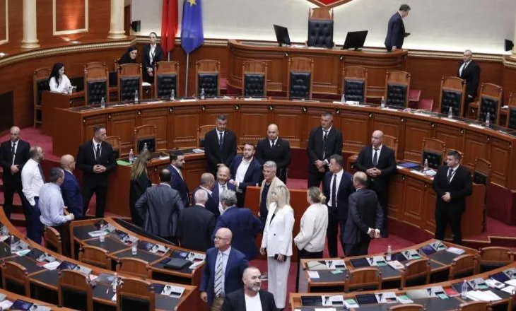Raporti i Avokatit të Popullit, Bardhi: Provokim për opozitën, është zgjedhur në flagrancë me Kushtetutën