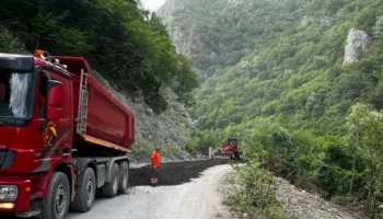 REL: Kisha ankohet për punimet afër Manastirit të Deçanit, Komuna thotë se janë mirëmbajtje