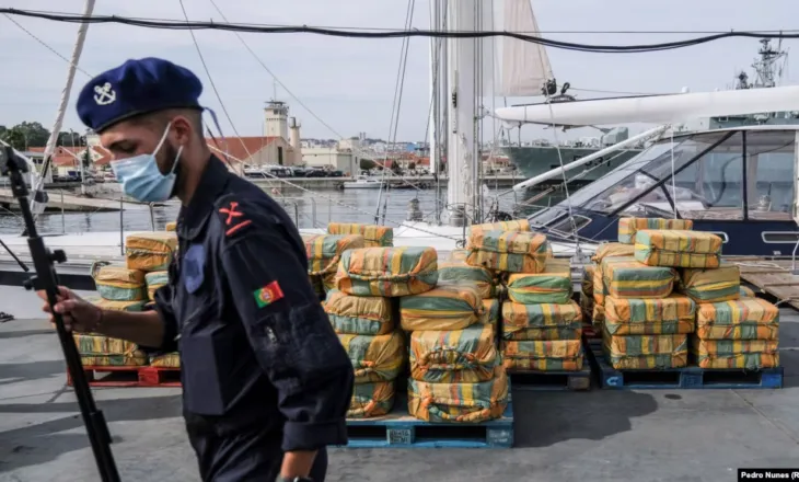 REL/ Sekuestrohen 2.6 tonë kokainë në Portugali, arrestohet edhe një shqiptar