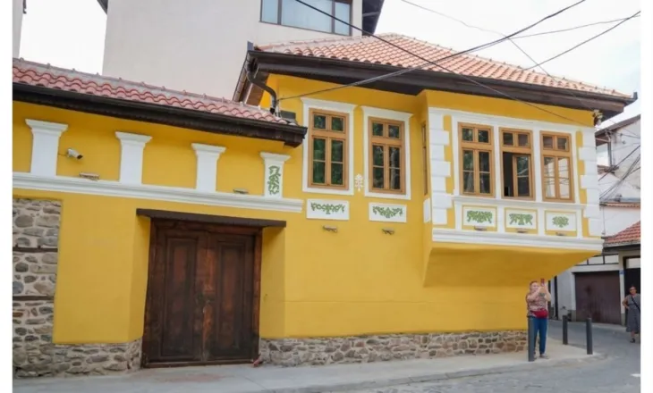 Restaurohet shtëpia e Vehbi Haxhiut në Qendrën Historike të Prizrenit