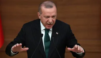 Reuters: Aleatët e NATO-s heshtin për demokracinë në Turqi