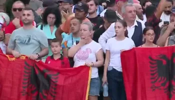 Revolta e 49-të kundër qeverisë/ Nis marshimi nga sheshi “Skënderbej” drejt Kryeministrisë