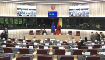 Rezoluta e përbashkët me PE, PS-PD pa konsensus, akuza njëra-tjetrës në Strasburg