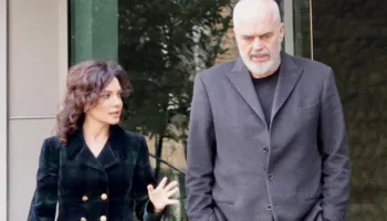 Rikthimi i ‘Mamicës’: A po bën Elisa lojën e Edi Ramës?
