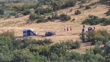 Roskovec/ Pas vetëvrasjes së 35 vjeçarit Refit Buzi, zona rrethohet nga policia, mbërrin ambulanca
