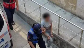 Rrahën brutalisht shoqen e tyre dhe e filmuan, dalin para gjykatës 3 vajzat në Fier