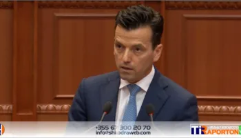 Rrembeu dokumentin konfidencial dhe iku me vrap, Agron Shehaj përjashtohet 2 muaj nga Kuvendi…