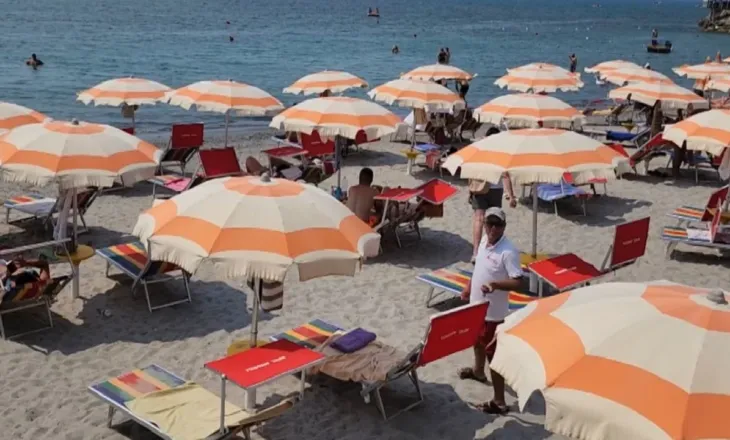 Rritet numri i pushuesve në Durrës/ Vendas dhe të huaj ‘dynden’ në bregdetin shqiptar