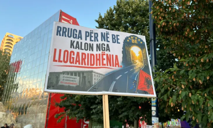 “Rruga për në BE kalon nga llogaridhënia”/ Mesazhet pikante në protestën e 37 kundër kryeministrit (FOTO)