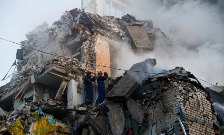 Rusia nuk ndal sulmet në Ukrainë, katër viktima e 27 të plagosur, Zelensky kërkon shtimin e presionit ndaj Moskës