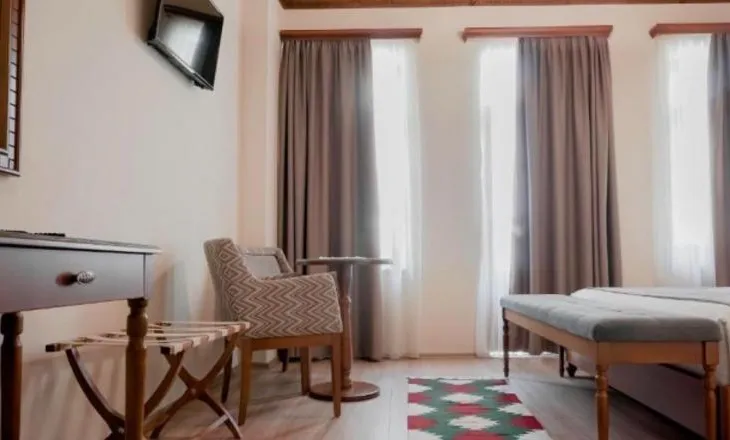 Sa para fitojnë bashkitë nga hotelet? Rriten arkëtimet nga turizmi, më shumë formalizim