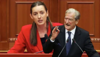 “Sali më shiko në sy!”, Zegjine Çaushi përplaset me Berishën: E vërteta e apartamentit tim