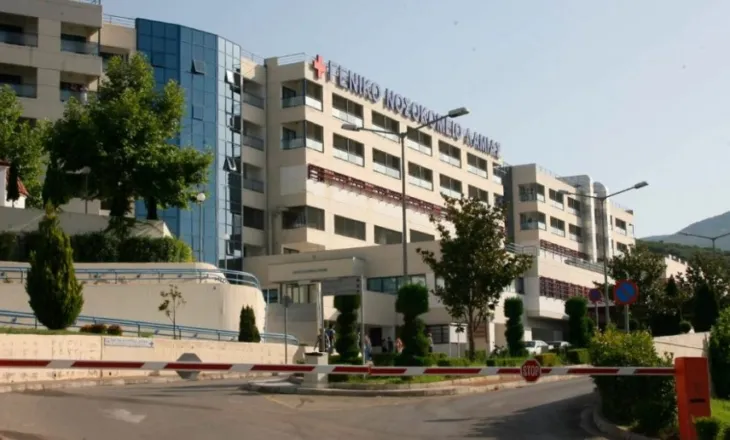 Salmonela alarmon Greqinë, 17 të shtruar në Lamia! Autoritetet japin alarmin: Mos hani pula 2-3 ditë!