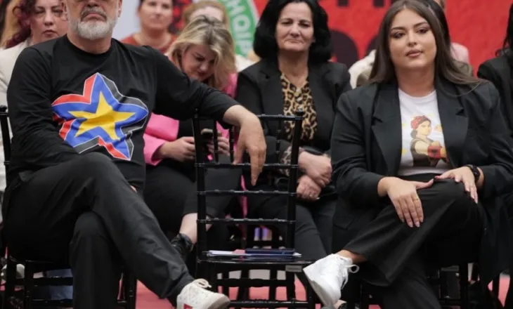 ‘Sara Mila, ushtare e sulltanit, ke të fala nga burgu Elbasanit’/ Protestuesit mesazh deputetes së krimit