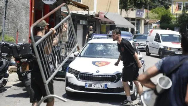 Seanca e 21 të arrestuarve në Gjykatën e Tiranës, prokuroria kërkon arrest me burg për 3 protestues