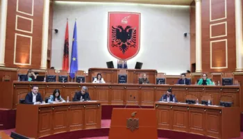 Seanca e fundit parlamentare/ PS dhe PD me dy raporte për reformën territoriale, ja çfarë ndodh me hartën e re