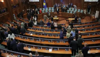 Seanca konstituive e Kuvendit të Kosovës, më 6 gusht