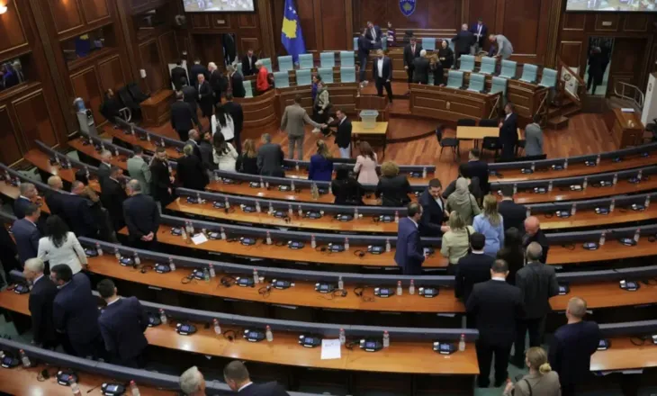 Seanca konstituive e Kuvendit të Kosovës, më 6 gusht