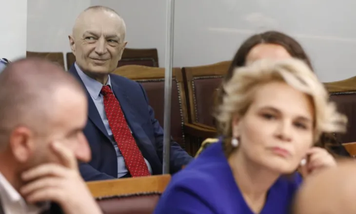 Seanca në GJKKO/ Meta kërkon daljen nga ‘kafazi’ i xhamtë, Kryemadhi mohon akuzat dhe sfidon SPAK