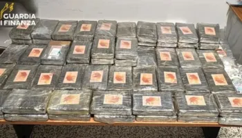 Sekuestrim masiv/ Arrestohen 2 shqiptarët dhe rumuni, po trafikonin 111 kilogramë kokainë me kamion, malli në…