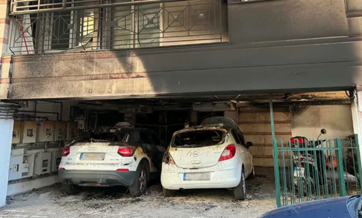 Selanik/ Sulmohen me gaz shtëpitë e drejtuesve të Demokracisë së Re, intubohet një grua, 5 të plagosur
