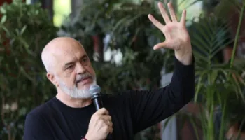 “Sharlatanë, delirantë dhe dështakë”, Rama flet për protestën