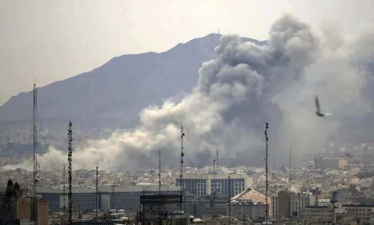SHBA godet Iranin! Deti i Kuq kthehet në front të ri lufte, ja çfarë po ndodh në Lindjen e Mesme pas kërcënimeve të Trumpit