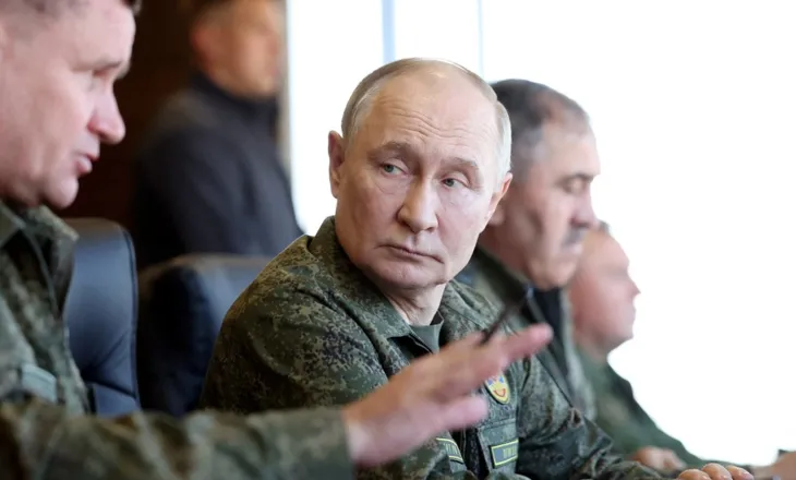 Shefi i CIA: Trupat e Putin nuk rezistojnë më shumë se 30 minuta në fushën e betejës