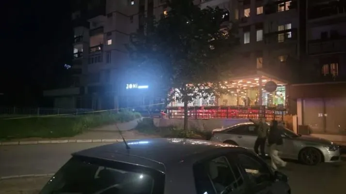 Sherr me thika në Fushë-Krujë, plagoset 22-vjeçari dhe dërgohet me urgjencë te Trauma