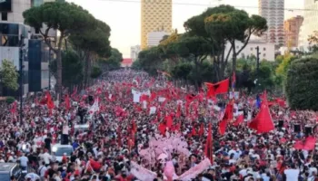 Sheshet plot prej 44 ditësh për largimin e Ramës! Televizioni publik gjerman: Protestuesit denoncojnë korrupsionin…