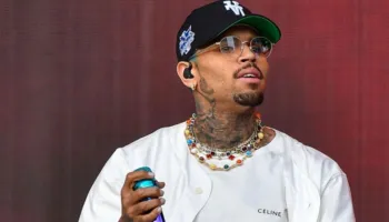 Shishe qelqi në kokë dhe shqelma ndaj Chris Brown/ Sulmi në një klub nate në Londër