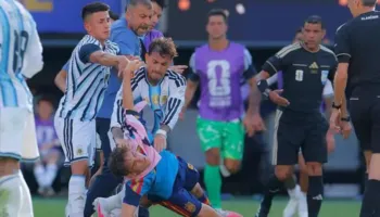 Shkaktoi kaos të madh pas finales me Spanjën, FIFA shpëton Paredes që ia hedh paq pas sherrit me kundërshtarët