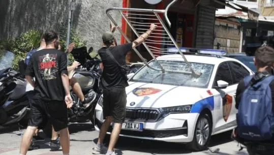 Shkatërruan makinat dhe dhunuan policët, 8 të arrestuar për protestën te Kuvendi (EMRAT)