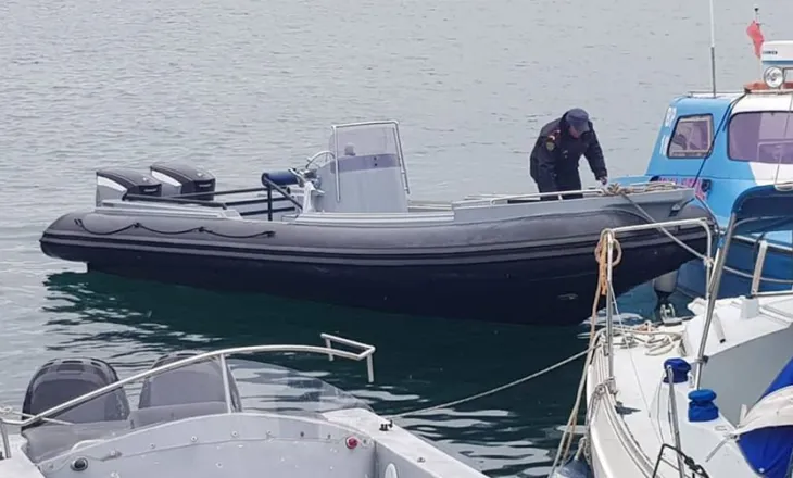 Shkelën rregullat e sigurisë në det, Policia Kufitare e Vlorës bllokon gomonet, gjoba të majme për drejtuesit  