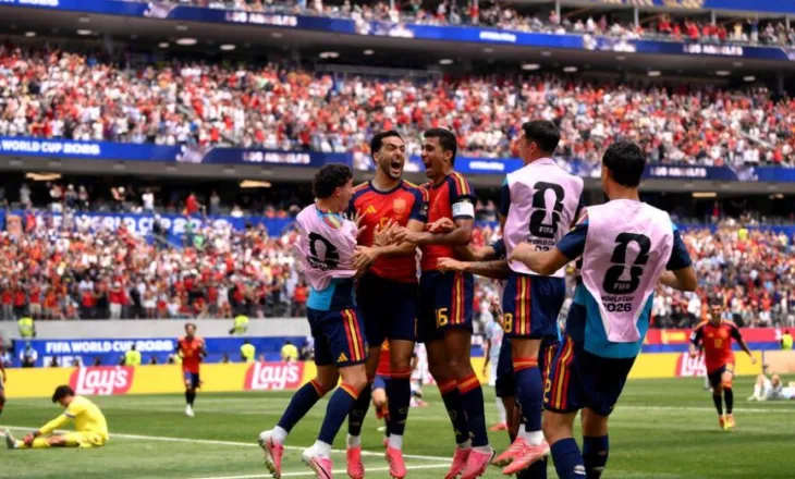 Shkëlqeu ndaj Francës, Flick ëndërron për yllin e Spanjës për te Barcelona por kushton 80 milionë euro