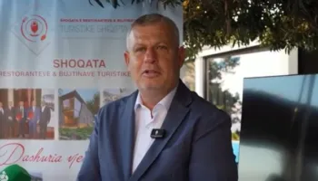 Shkëlqim Hajdari prezanton nismën e veçantë: ‘Bukë, ujë e vaj ulliri falas’ në çdo bujtinë, restorant e bar në trojet shqiptare!