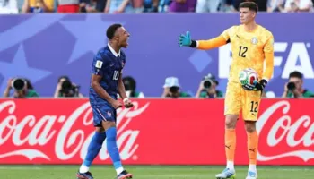 ‘Shkëndija’ në fund të sfidës Francë-Paraguaj, Mbappe feston në fytyrën e Gill që e godet me top