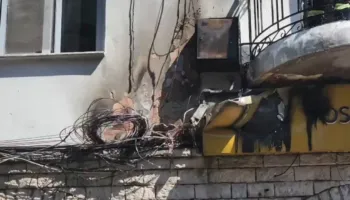 Shkëndijë elektrike në zonën në pazarit në Gjirokastër, ndërpritet energjia elektrike në gjithë qytetin