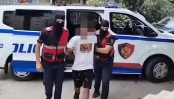Shpërndanin lëndë narkotike në plazh, kapen në flagrancë dy të rinjtë