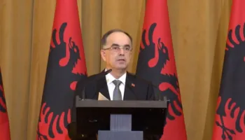 “Shpresojmë të çojë përpara anëtarësimin e Shqipërisë”, Begaj uron Irlandën për Presidencën e BE
