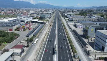 Shqipëria me mbi 1 milion mjete rrugore, ja qarqet me më shumë automjete dhe marka që dominon