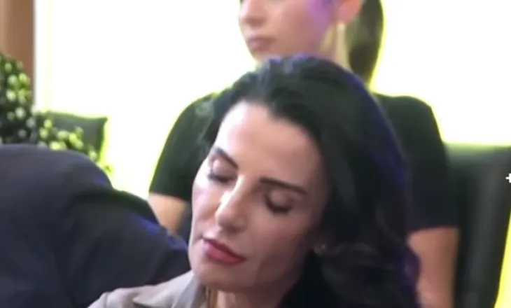 Shqiptarët dhe të huajt janë ngritur kundër korrupsionit të tyre, Rama turfullon, Balluku fle…