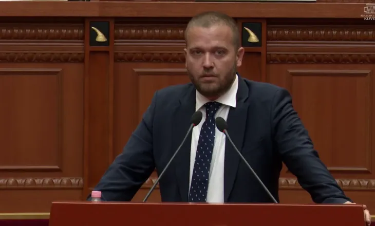 “Shqiptarët ikën nga sheshi, mbetën vetëm sharlatanët”, Bido i ashpër me protestat për Zvërnecin: Po heshtet politikisht nga ata që bëjnë si patriotë