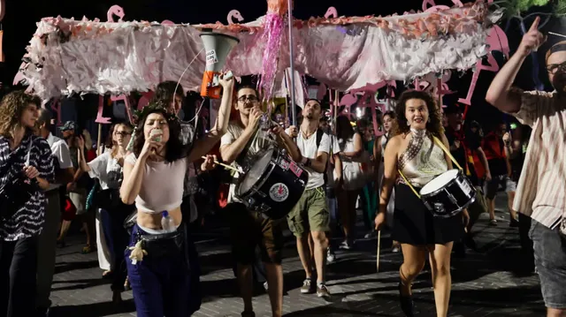 “Shqiptarët po mbrojnë të drejtat e tyre”/ The Guardian: Protestat masive po vënë në pikëpyetje drejtimin e vendit