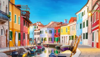 Shqiptarja lidhet me 90-vjeçarin italian të ve, i zhvat qindra mijëra euro dhe blen shtëpi